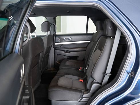 Used 2016 Ford Explorer XLT w/ Equipment Group 201A FWD image 16