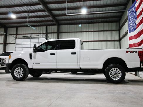 Used 2017 Ford F350 XLT w/ XLT Value Package AWD/4WD image 6