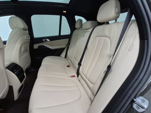 Used 2022 BMW X5 xDrive40i AWD/4WD image 22