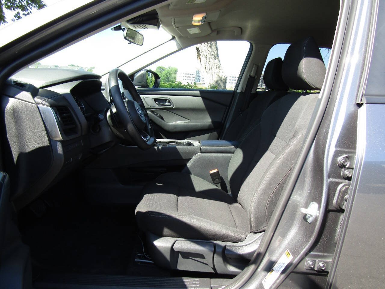 Used 2024 Nissan Rogue S AWD/4WD image 12