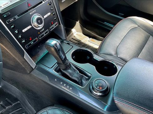 Used 2017 Ford Explorer Sport image 16