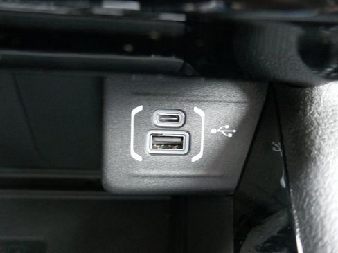 New 2026 Jeep Compass Latitude w/ Sun and Sound Group AWD/4WD image 17
