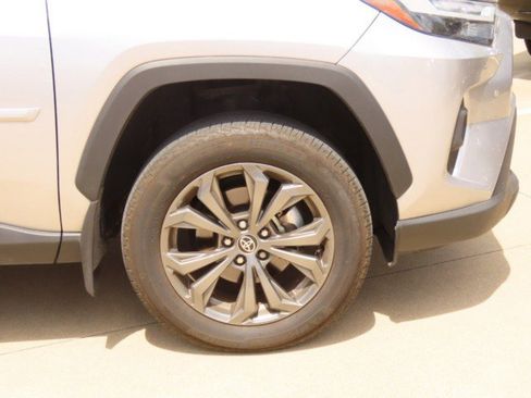 Used 2025 Toyota RAV4 XLE Premium w/ Weather Package image 7