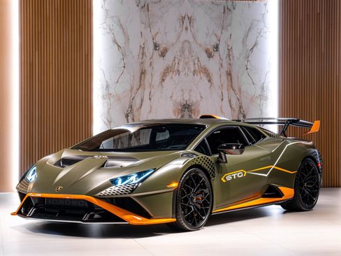 Used 2022 Lamborghini Huracan STO image 1