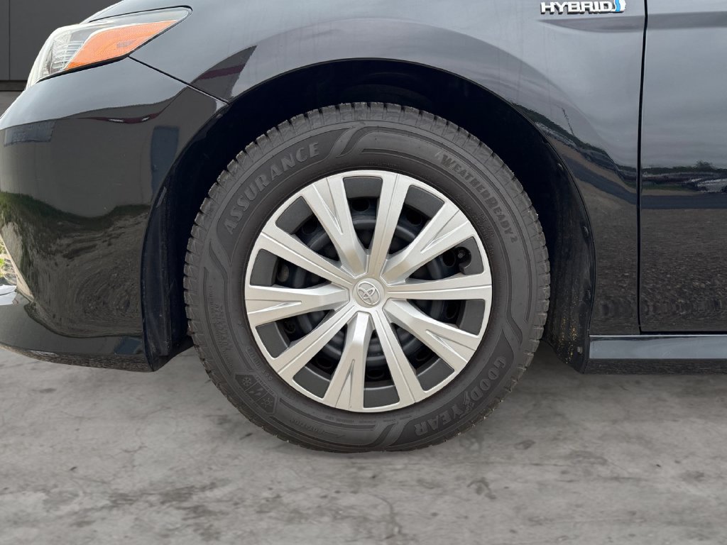 Certified 2019 Toyota Camry LE FWD image 9