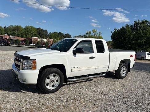 Used 2011 Chevrolet Silverado 1500 LT w/ All-Star Edition image 17