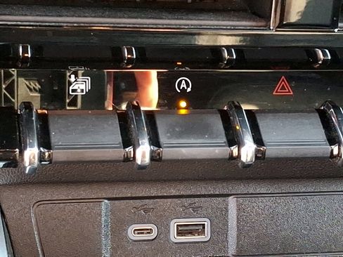 Used 2023 Chevrolet Colorado LT w/ LT Convenience Package III image 23