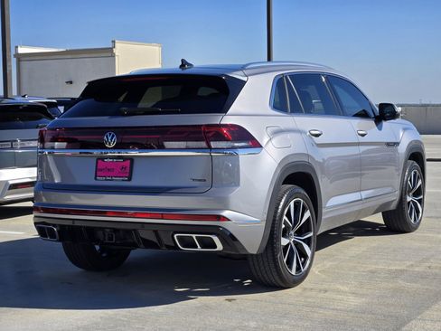 Used 2024 Volkswagen Atlas Cross Sport SEL Premium R-Line image 5