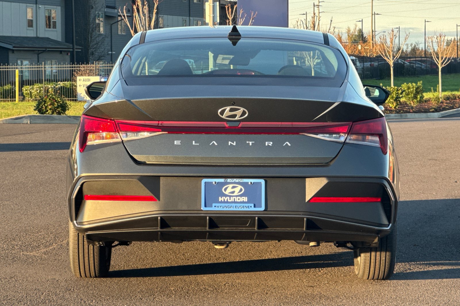 Used 2026 Hyundai Elantra SE FWD image 4