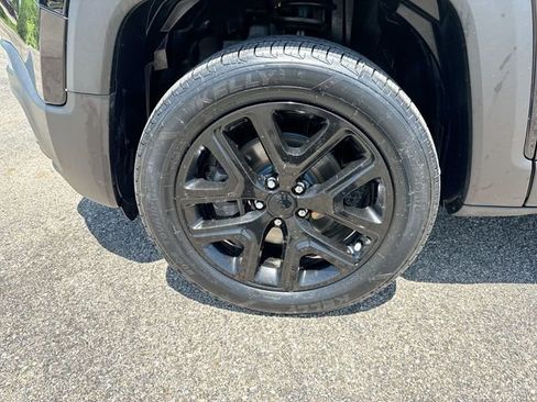 Used 2018 Jeep Renegade Altitude AWD/4WD image 10