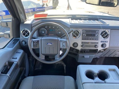 Used 2014 Ford F250 XLT w/ Snow Plow Prep Package image 17