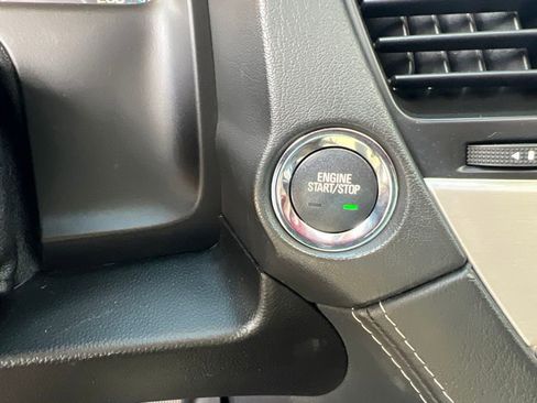 Used 2019 GMC Yukon Denali w/ Denali Ultimate Black Edition AWD/4WD image 21