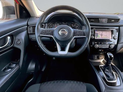 Used 2017 Nissan Rogue SV AWD/4WD image 5
