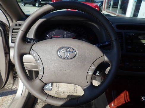 Used 2006 Toyota Camry XLE w/ VSC & Side Airbag Pkg FWD image 6