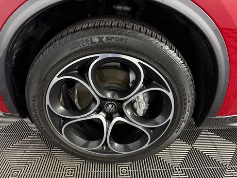 Used 2023 Alfa Romeo Stelvio Ti AWD/4WD image 11