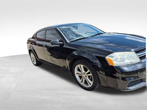 Used 2012 Dodge Avenger SE FWD image 13