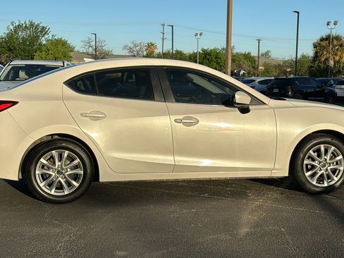 Used 2016 MAZDA MAZDA3 i Grand Touring image 9