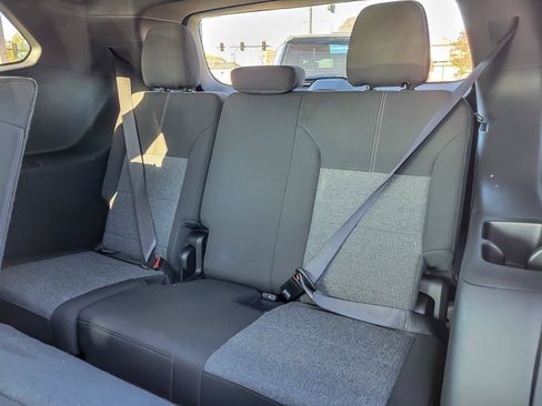 Certified 2025 GMC Acadia Elevation image 9