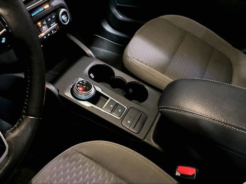 Certified 2021 Ford Escape SE w/ SE Sport Appearance Package image 29