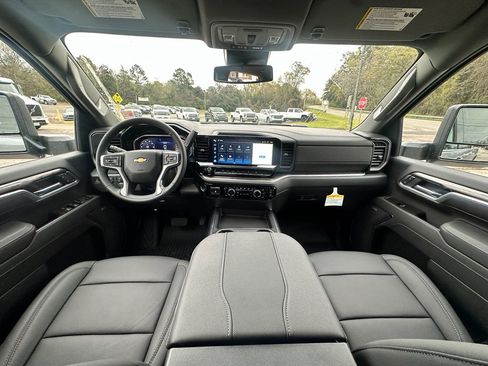 New 2026 Chevrolet Silverado 2500 LTZ w/ LTZ Convenience Package AWD/4WD image 9