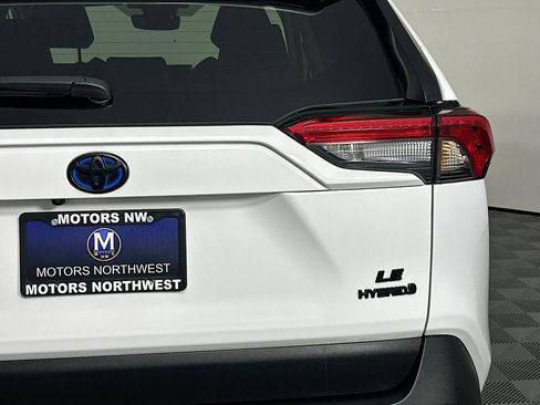 Used 2024 Toyota RAV4 LE image 24