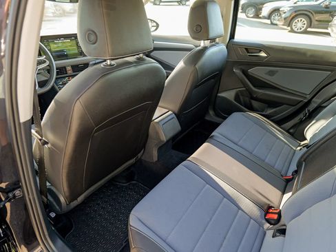 Used 2025 Volkswagen Jetta SE w/ Sunroof Package FWD image 26