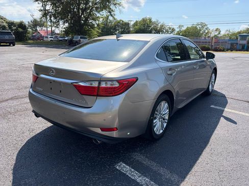 Used 2015 Lexus ES 350 w/ Luxury Package FWD image 5
