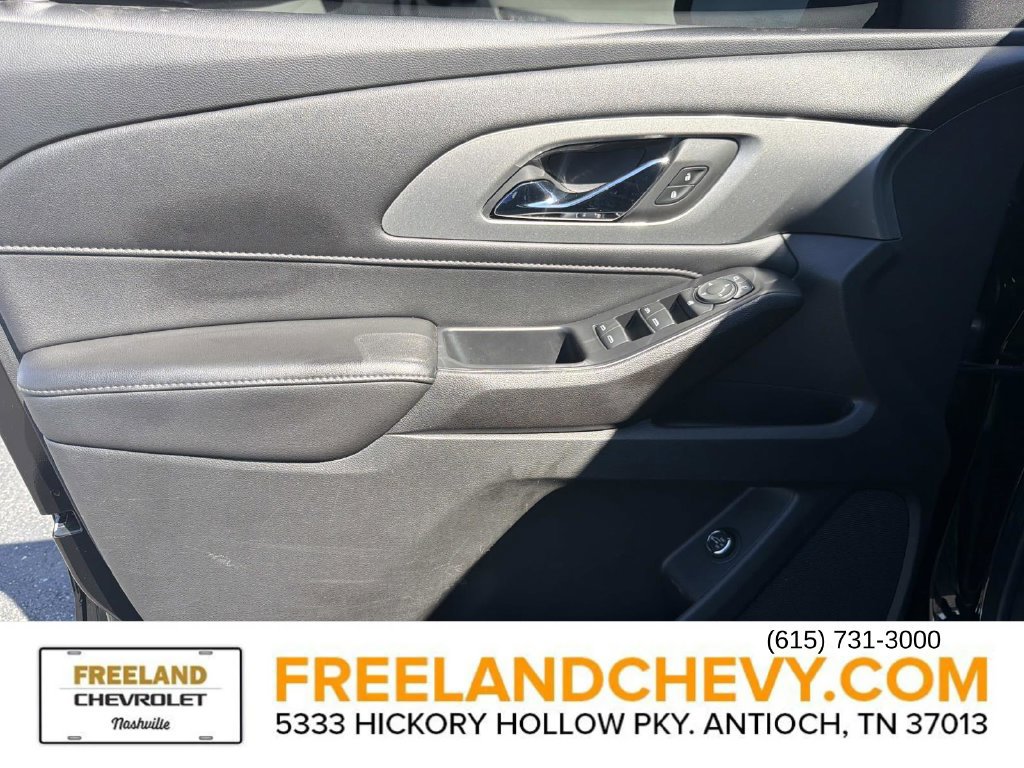 Used 2022 Chevrolet Traverse LT FWD image 30