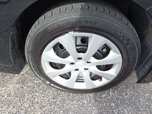 Used 2024 Toyota Corolla LE image 10