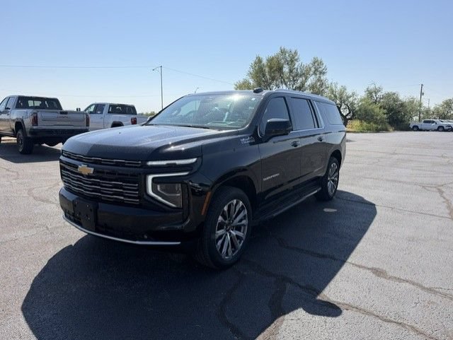 Used 2025 Chevrolet Suburban High Country AWD/4WD image 1