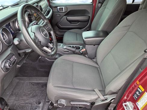 Used 2021 Jeep Gladiator Willys image 6