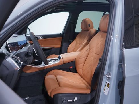 Used 2026 BMW X5 sDrive40i w/ M Sport Package RWD image 7