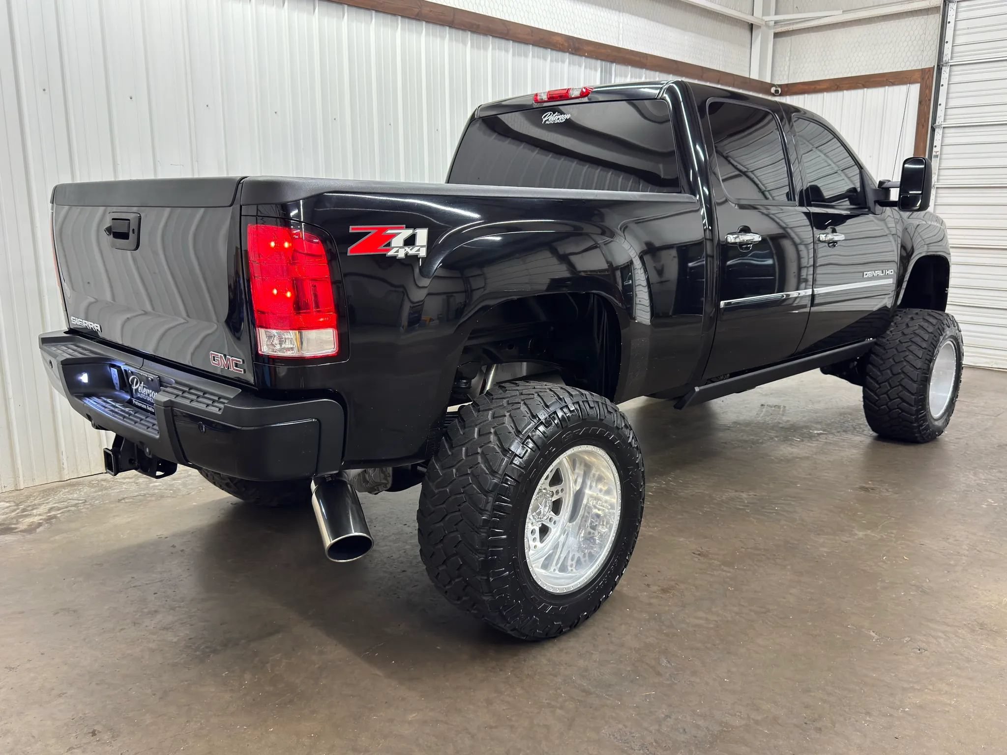 Used 2012 GMC Sierra 2500 Denali w/ Suspension Package, Off-Road AWD/4WD image 6