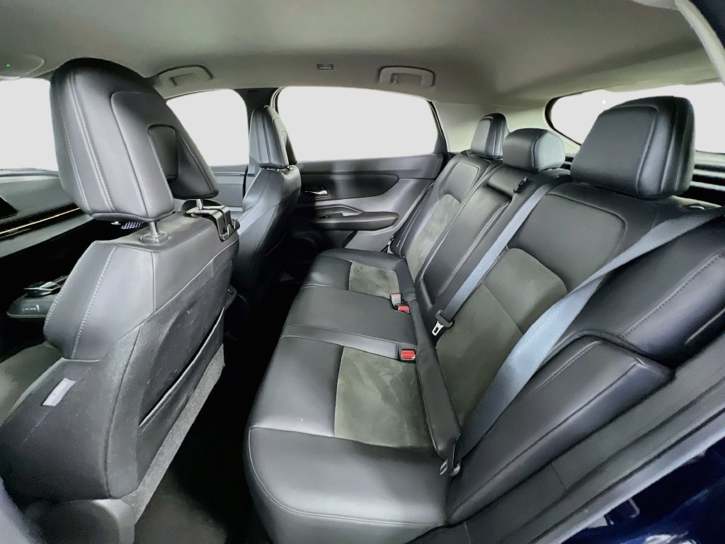 Used 2024 Nissan Ariya AWD image 23