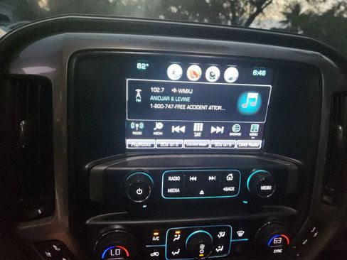 Used 2018 Chevrolet Silverado 1500 High Country image 14