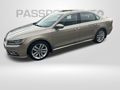 Used 2016 Volkswagen Passat 1.8T SEL Premium FWD image 3