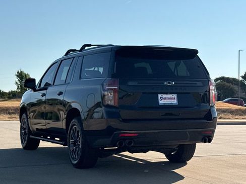 Used 2022 Chevrolet Suburban Z71 w/ Z71 Off-Road Package AWD/4WD image 6