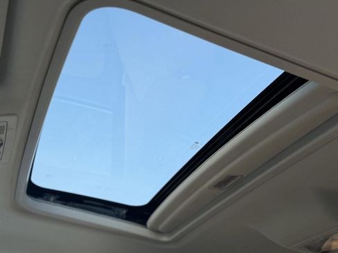 Used 2013 GMC Sierra 1500 SLT w/ SLT Convenience Package image 18