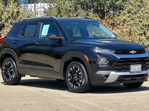 Used 2023 Chevrolet TrailBlazer LT AWD/4WD image 5
