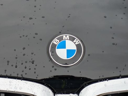 Used 2023 BMW 530i xDrive w/ Premium Package image 32