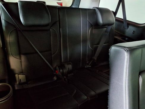 Used 2019 GMC Yukon XL SLT w/ Open Road Package image 11