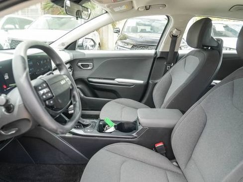 Certified 2025 Kia K4 FWD image 19