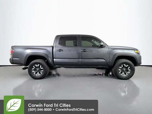 Used 2023 Toyota Tacoma TRD Off-Road w/ TRD Premium Off Road Package AWD/4WD image 18