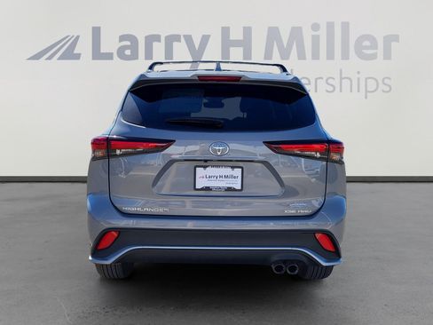 Certified 2025 Toyota Highlander XSE image 4