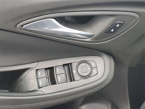 Certified 2021 Buick Encore GX Preferred w/ Cold Weather Comfort Package image 15