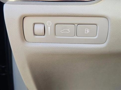 Used 2022 Volvo S60 T8 Inscription w/ Advanced Package image 13