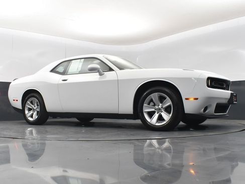 Used 2023 Dodge Challenger SXT image 30