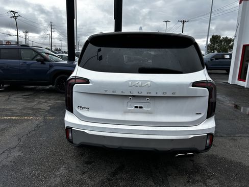 Used 2024 Kia Telluride SX Prestige AWD/4WD image 4