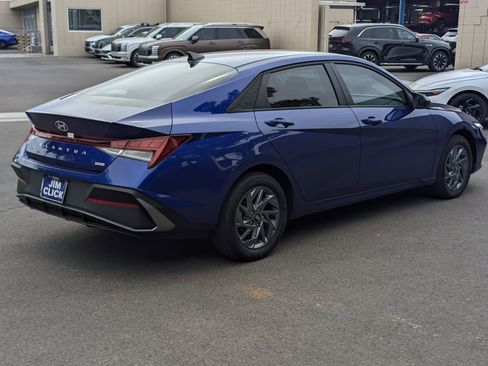 Certified 2025 Hyundai Elantra Blue image 2