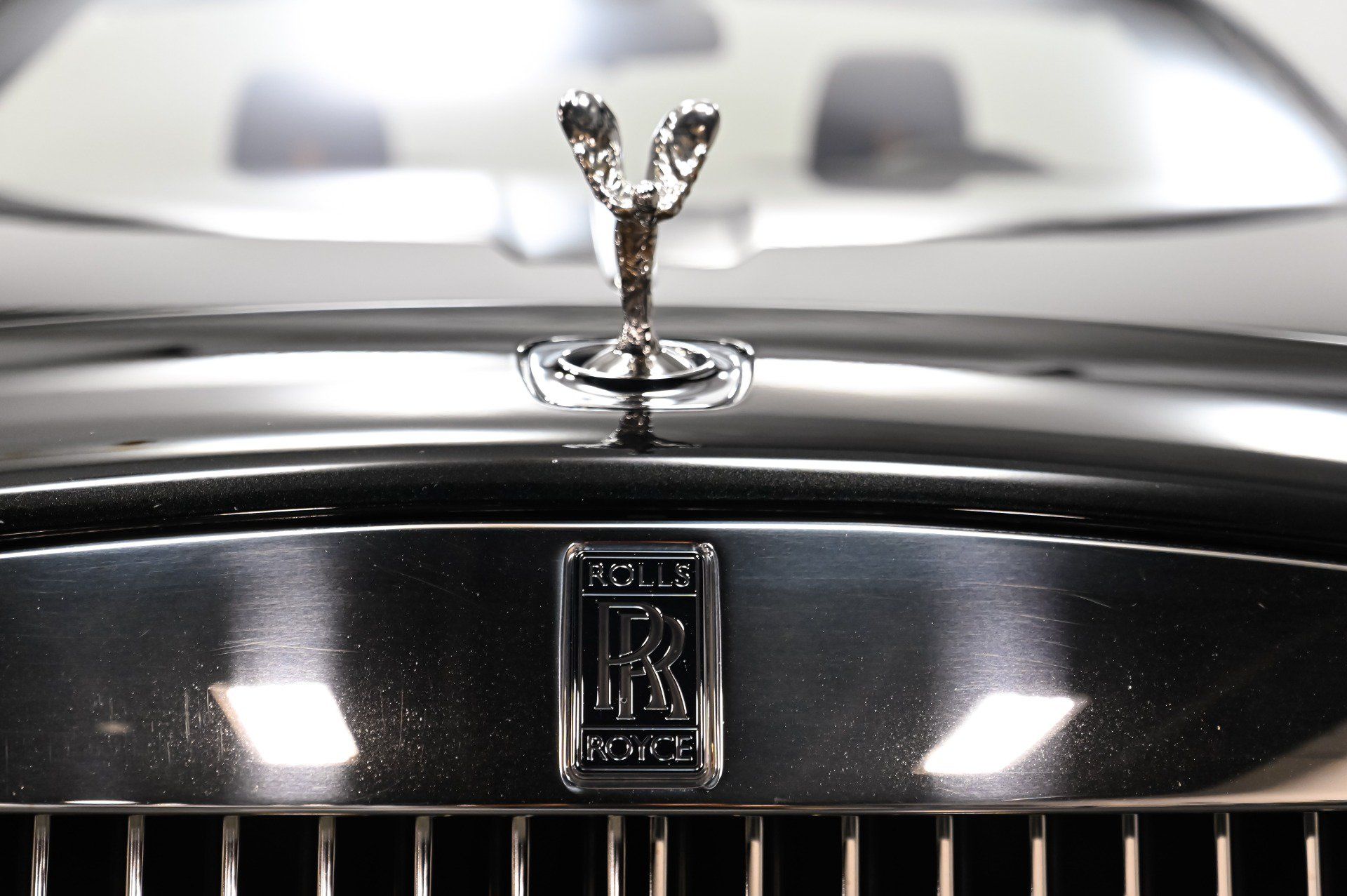 Used 2017 Rolls-Royce Dawn RWD image 65